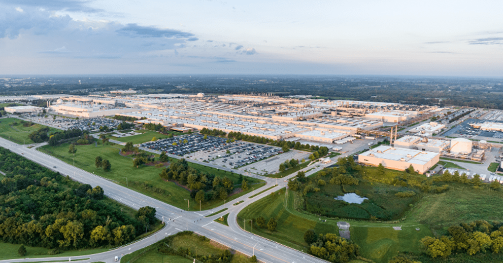 A bird’s eye view of a vehicle assembly plant.