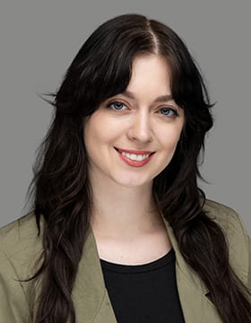 Headshot of Zoe Slater